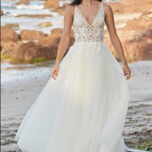 Willowby Jojo Sheer Bodice V-Neck Wedding Gown